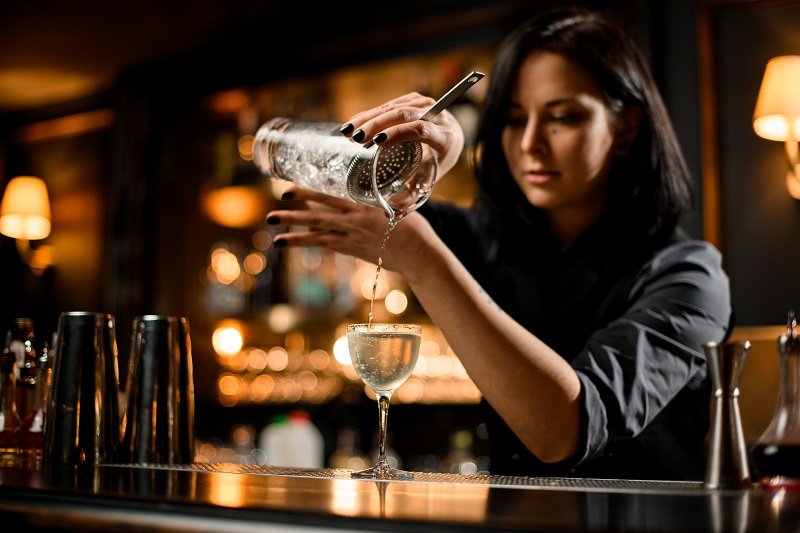 Mixologist Vs Bartender What Is The Difference Alchemiq Blog