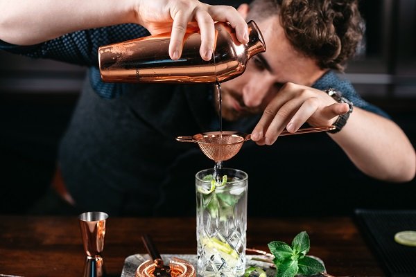 Mixologist Vs Bartender What Is The Difference Alchemiq Blog