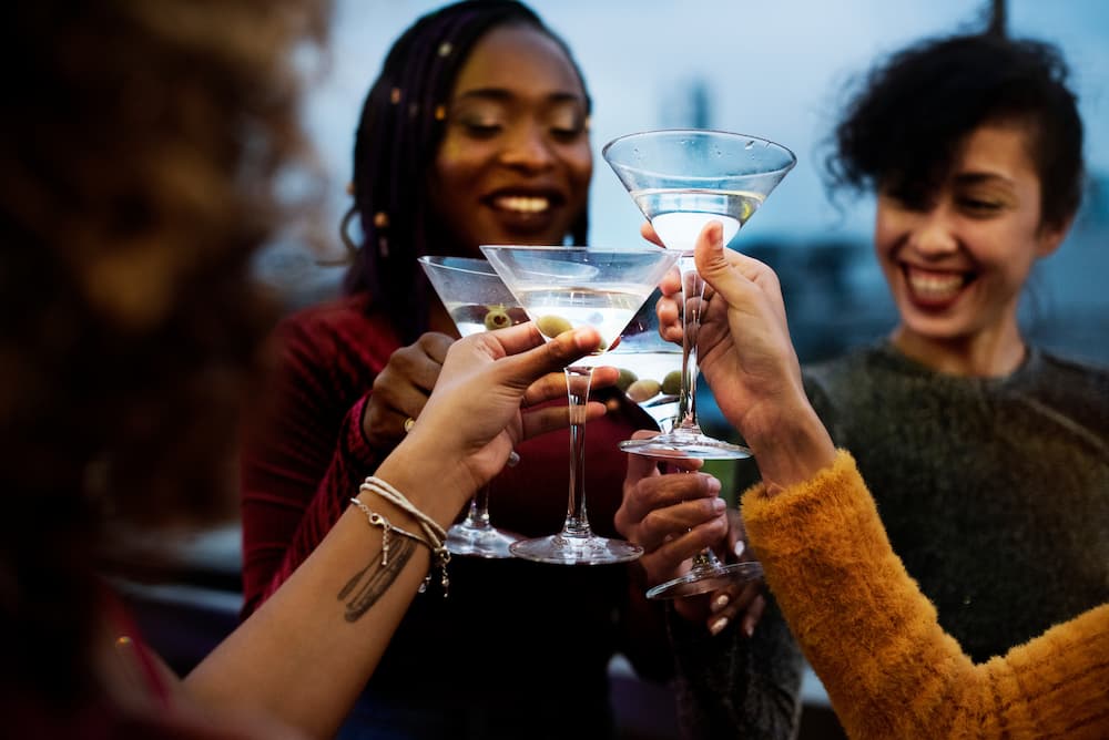proper cocktail-party-etiquette