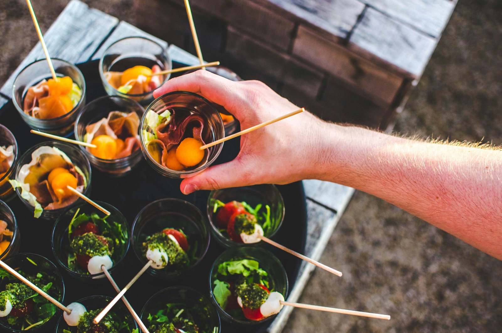 how to find a good catering company?